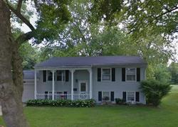 Pre-foreclosure in  SUNSHINE LN Woodstock, IL 60098