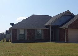 Pre-foreclosure in  RIVER POINTE La Place, LA 70068