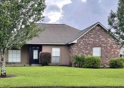 Pre-foreclosure in  RIVER BIRCH AVE Greenwell Springs, LA 70739