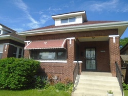 Pre-foreclosure in  S MERRILL AVE Chicago, IL 60617