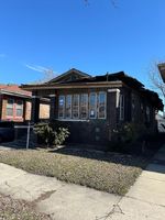 Pre-foreclosure in  S CREGIER AVE Chicago, IL 60649