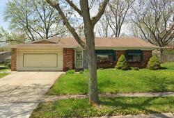 Pre-foreclosure in  YELLOW STAR ST Woodridge, IL 60517