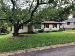 Pre-foreclosure in  MABELON DR Bessemer, AL 35023