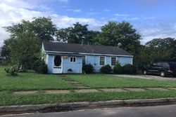 Pre-foreclosure in  33RD CT N Birmingham, AL 35207