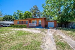 Pre-foreclosure in  CEDAR PARK LN Jacksonville, FL 32210