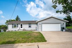 Pre-foreclosure in  N DUBUQUE ST Anamosa, IA 52205
