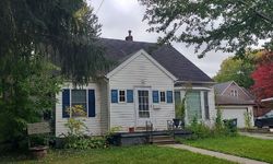 Pre-foreclosure in  HAWTHORNE AVE Waterloo, IA 50702