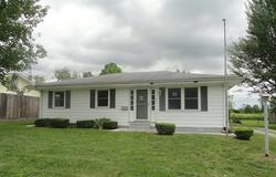 Pre-foreclosure Listing in S SUGAR ST BROWNSTOWN, IN 47220