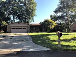 Pre-foreclosure in  CONDUITT DR Mooresville, IN 46158