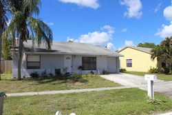 Pre-foreclosure in  EDGECLIFF AVE Lake Worth, FL 33463