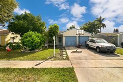 Pre-foreclosure in  CANAL CIR W Lake Worth, FL 33467