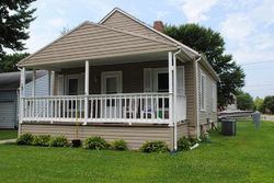 Pre-foreclosure Listing in 13TH AVE STERLING, IL 61081