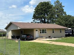 Pre-foreclosure in  STONE ST Lake City, AR 72437