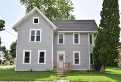 Pre-foreclosure Listing in S 6TH ST WATERTOWN, WI 53094