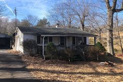 Pre-foreclosure in  OAK PARK RD Madison, VA 22727