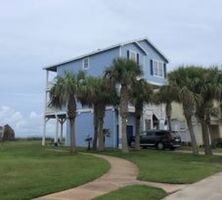 Pre-foreclosure in  KING RAIL CIR Galveston, TX 77554