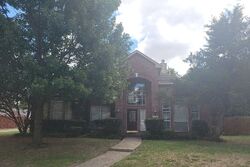 Pre-foreclosure in  MYSTIC COVE CT Allen, TX 75013