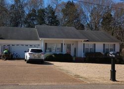 Pre-foreclosure in  PRINCE PL Savannah, TN 38372