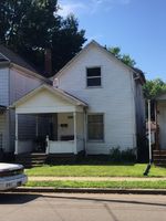Pre-foreclosure in  W HOPOCAN AVE Barberton, OH 44203