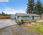 Pre-foreclosure in  SE 151ST AVE Portland, OR 97236