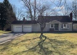 Pre-foreclosure in  MARLAINE DR Toledo, OH 43606