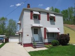 Pre-foreclosure in  LONGMEAD AVE Cleveland, OH 44135