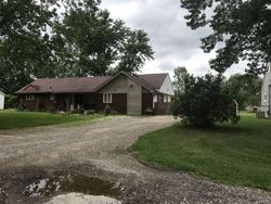 Pre-foreclosure in  LONGWOOD DR Toledo, OH 43615