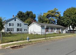 Pre-foreclosure in  W 2ND ST Florence, NJ 08518