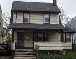 Pre-foreclosure in  ISABELLA AVE Newark, NJ 07106