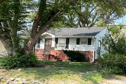 Pre-foreclosure in  OAK ST Omaha, NE 68105