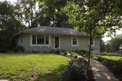 Pre-foreclosure in  OSAGE ST Harrisonville, MO 64701