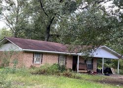 Pre-foreclosure in  BEAGLE CLUB RD Bastrop, LA 71220