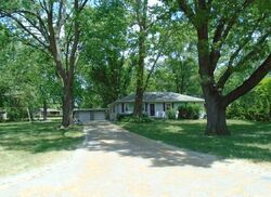 Pre-foreclosure in  INDIANA AVE Lansing, IL 60438