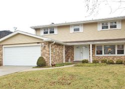 Pre-foreclosure in  BEL AIR DR Glenview, IL 60025