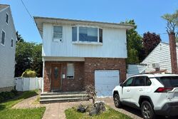 Pre-foreclosure in  WINONA RD Baldwin, NY 11510