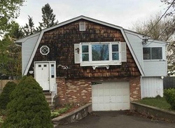 Pre-foreclosure in  URIAH ST East Haven, CT 06512