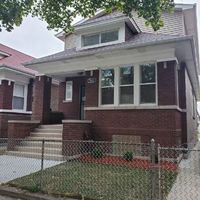 Pre-foreclosure in  S LAFLIN ST Chicago, IL 60620