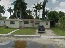 Pre-foreclosure in  NE 141ST ST Miami, FL 33161