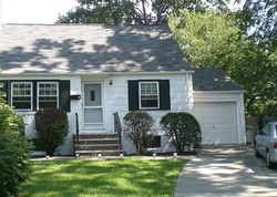 Pre-foreclosure in  HUNTTING DR Dumont, NJ 07628