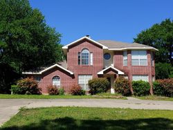 Pre-foreclosure in  WATSON ST Fort Worth, TX 76103