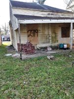 Pre-foreclosure in  DUMESNIL ST Louisville, KY 40211