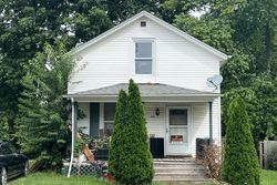 Pre-foreclosure in  W OAKLAND AVE Bloomington, IL 61701