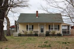 Pre-foreclosure in  ROY COLE RD Springfield, TN 37172