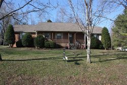 Pre-foreclosure in  SUNRISE CIR Ashland City, TN 37015