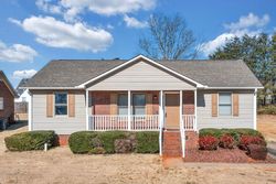 Pre-foreclosure in  AUTUMN GOLD DR Boiling Springs, SC 29316