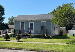 Pre-foreclosure in  DECATUR ST Lincoln, IL 62656