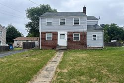 Pre-foreclosure in  W GRANT ST Woodstown, NJ 08098