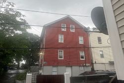 Pre-foreclosure in  CAPRON ST Providence, RI 02909