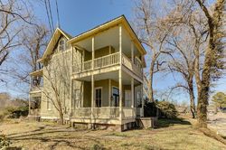 Pre-foreclosure in  DRUMMOND ST Vicksburg, MS 39180