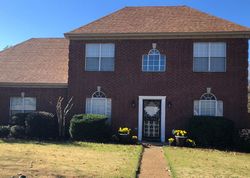 Pre-foreclosure in  CREEKSIDE DR Olive Branch, MS 38654